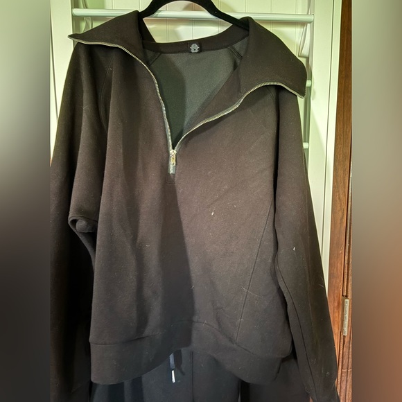 XL Black Sweatsuit in Scuba style material - Picture 2 of 6